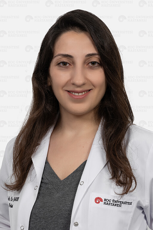 Uzm. Dr. Aslı Ece Zeybek — Koç Üniversitesi Hastanesi resmî fotoğrafı